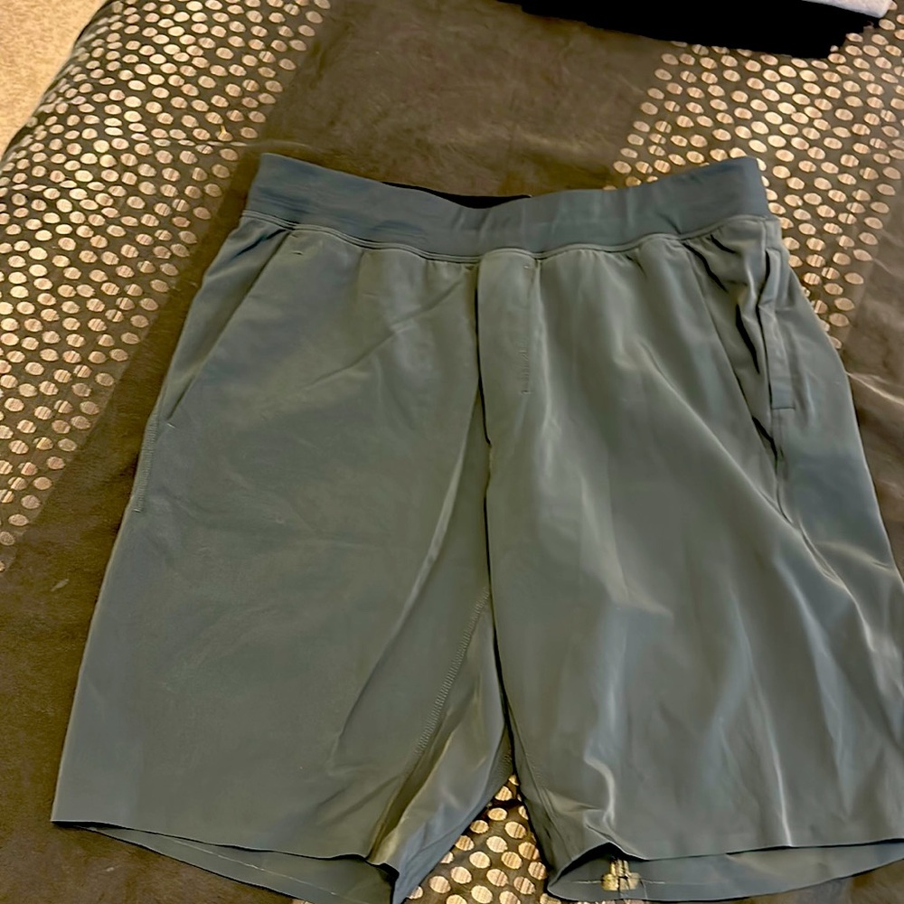 Men’s Lululemon shorts